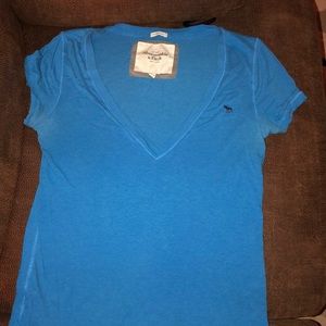 V-neck A&F shirt
